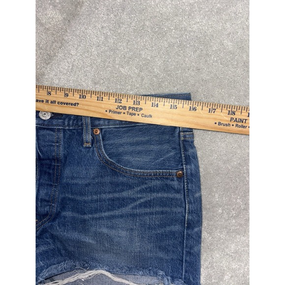 Levis Shorts Womens 31 501 Button Fly Cut‎ Off Distressed Denim Shortie - Picture 7 of 10